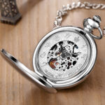 Pendentif montre à gousset lisse avec chaîne