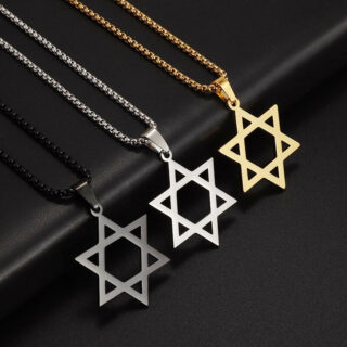 Pendentif étoile de David avec son collier assorti