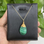 Pendentif en malachite naturelle, pierre semi-précieuse et chaîne assortie