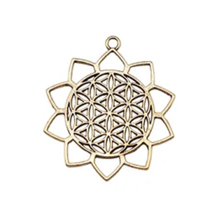 Photo d'un pendnetif fleur de vie dans une fleur de lotus, doré