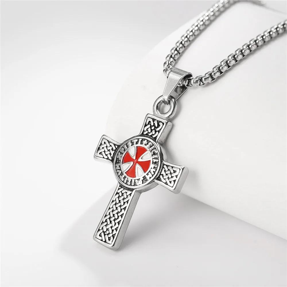 Pendentif Croix Des Templiers En Acier – 6,6 Cm – Marque OxcmoBijoux, Neuf Avec étiquettes
